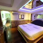 Motel Colonial Palace (Adults Only)