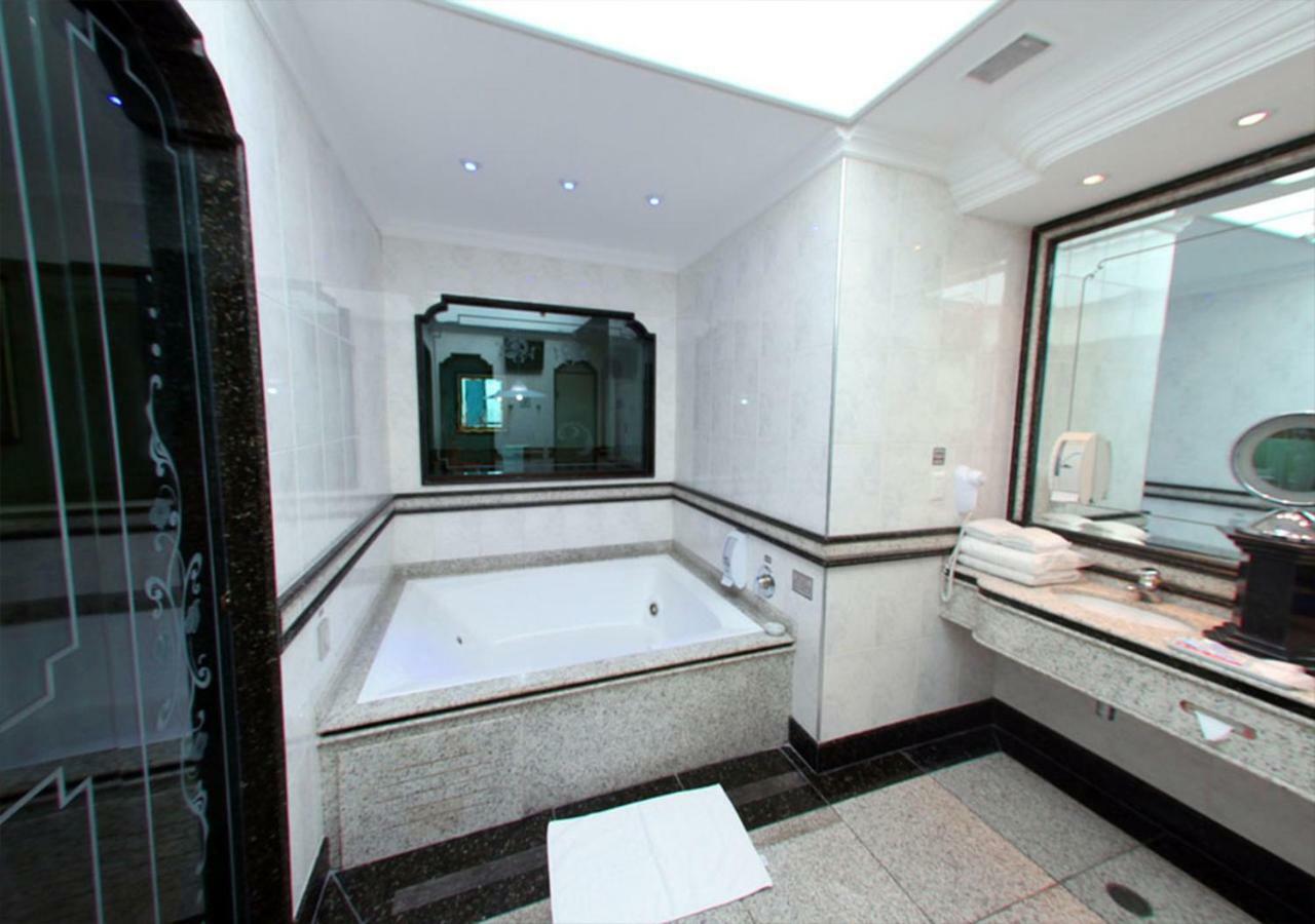 Colonial Palace (adults Only) Love hotel 2*